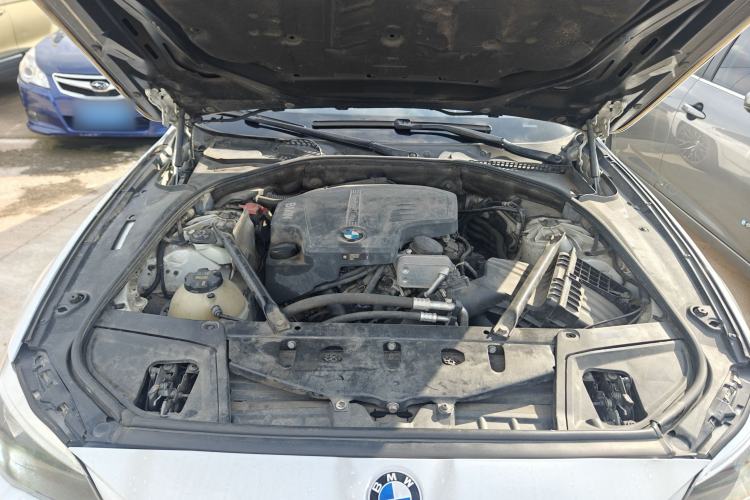 Used BMW 5 Series 2017 520Li Elegant Edition Engine Bay