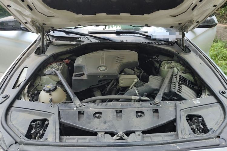 Used BMW 5 Series 2017 525Li Luxury Design Package Engine Bay