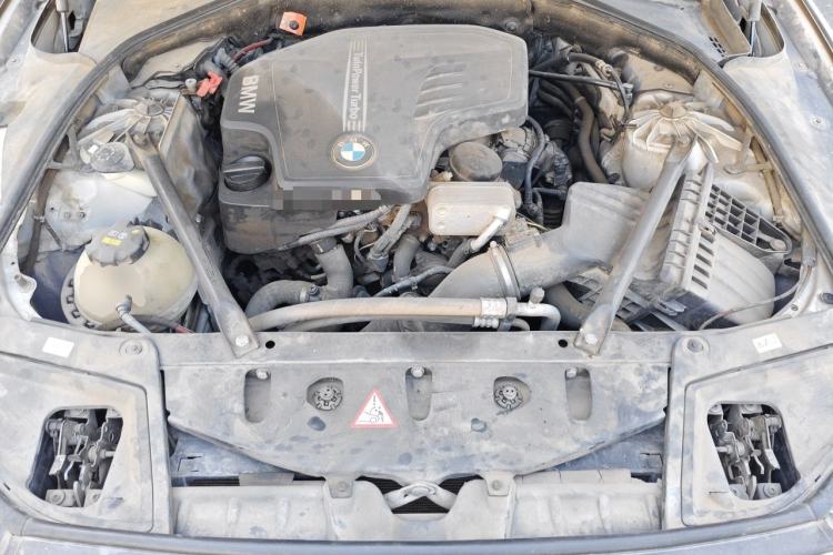 Used BMW 5 Series 2017 520Li Elegant Edition Engine Bay