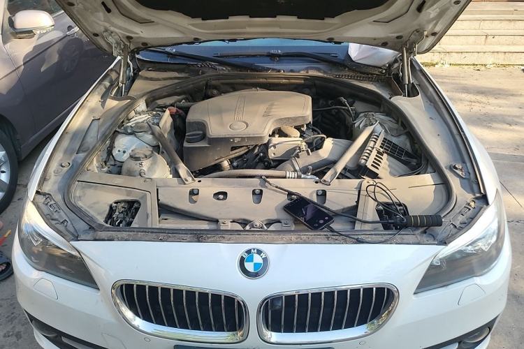 Used BMW 5 Series 2017 520Li Elegant Edition Engine Bay