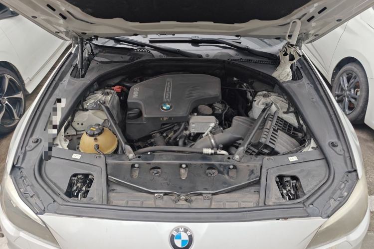 Used BMW 5 Series 2017 520Li Elegant Edition Engine Bay