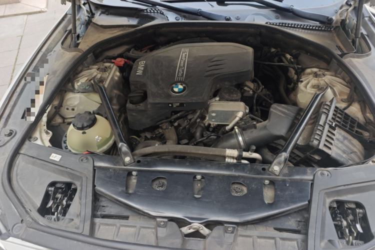 Used BMW 5 Series 2017 528Li Leading Model Engine Bay