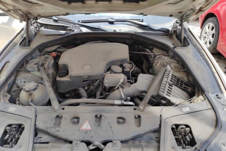 Used BMW 5 Series 2017 520Li Elegant Edition Engine Bay