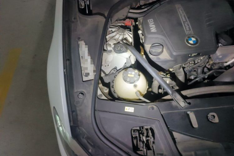 Used BMW 5 Series 2017 525Li Luxury Design Package Engine Bay Right