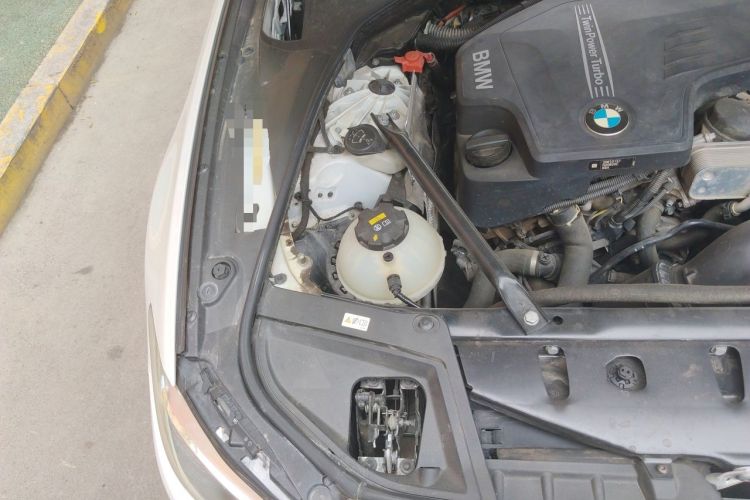 Used BMW 5 Series 2017 525Li Luxury Design Package Engine Bay Right