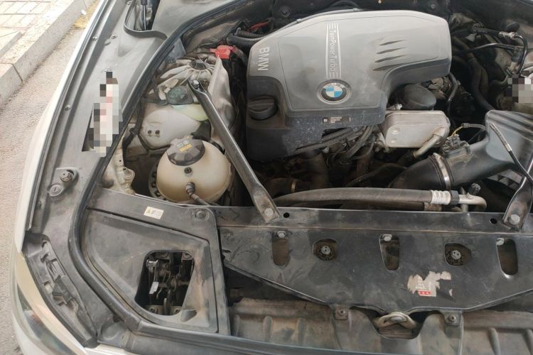 Used BMW 5 Series 2017 525Li Leading Model Engine Bay Right