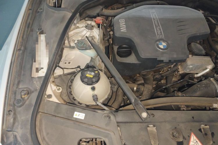 Used BMW 5 Series 2017 525Li Luxury Design Package Engine Bay Right