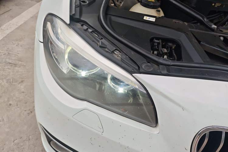 Used BMW 5 Series 2017 525Li Luxury Design Package Engine Bay Right