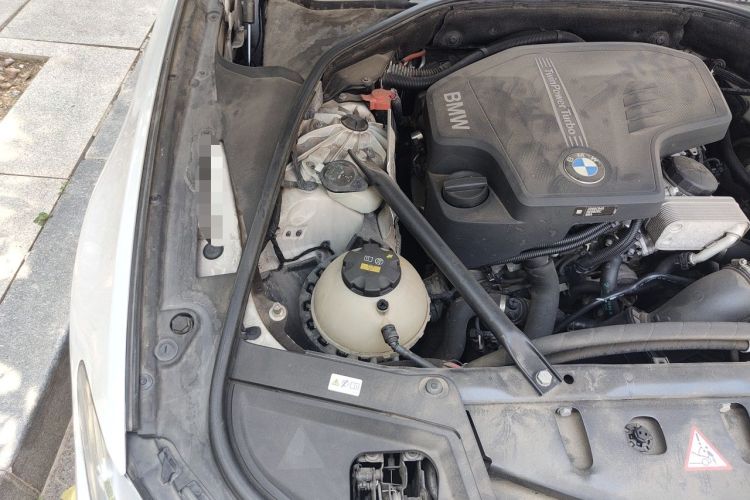 Used BMW 5 Series 2017 525Li Luxury Design Package Engine Bay Right