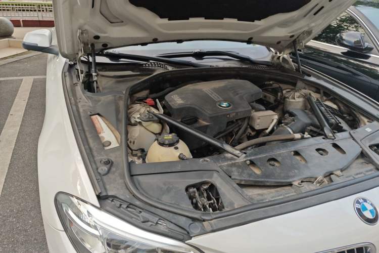 Used BMW 5 Series 2017 520Li Elegant Edition Engine Bay Right