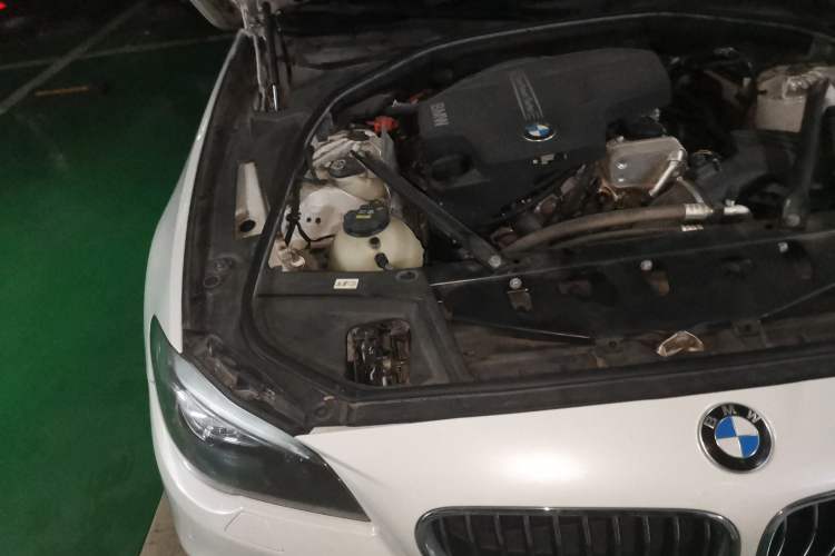 Used BMW 5 Series 2017 525Li Leading Model Engine Bay Right