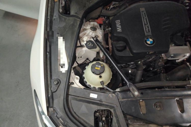 Used BMW 5 Series 2017 525Li Luxury Design Package Engine Bay Right