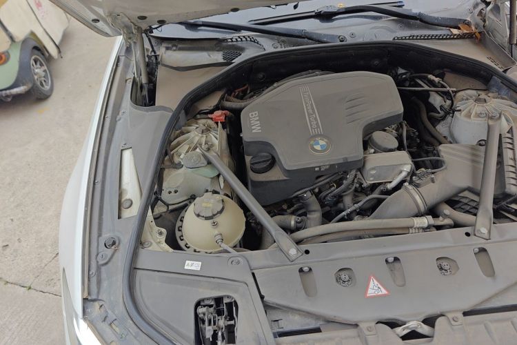 Used BMW 5 Series 2017 525Li Luxury Design Package Engine Bay Right