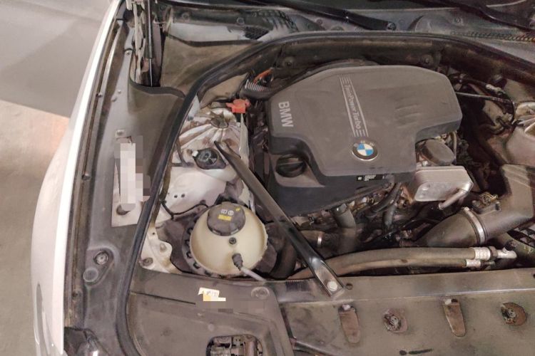 Used BMW 5 Series 2017 525Li Luxury Design Package Engine Bay Right