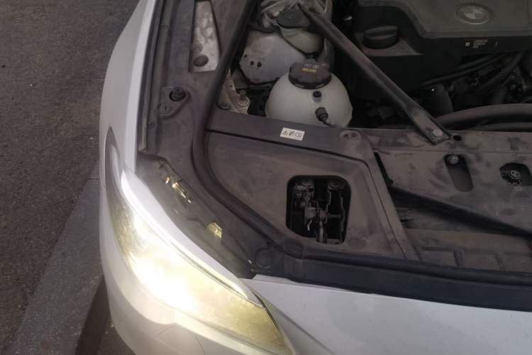 Used BMW 5 Series 2017 525Li Leading Model Engine Bay Right