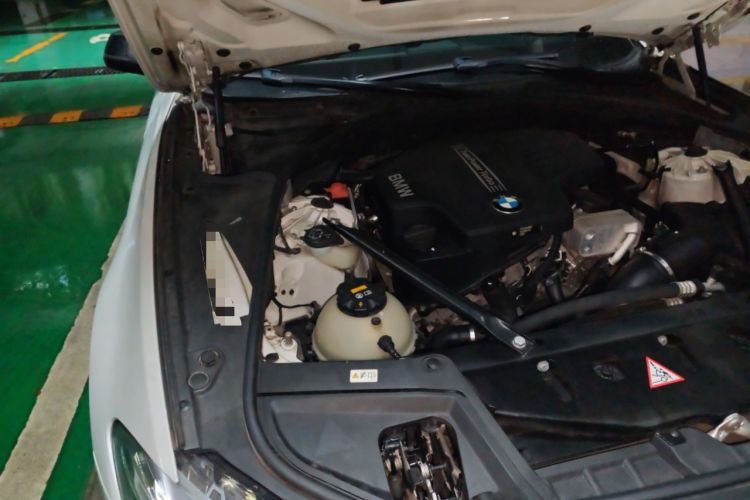 Used BMW 5 Series 2017 525Li Luxury Design Package Engine Bay Right