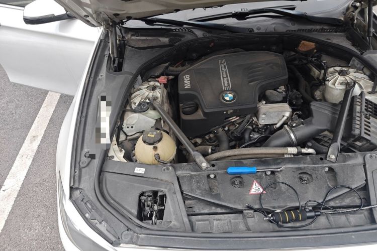 Used BMW 5 Series 2017 525Li Leading Model Engine Bay Right