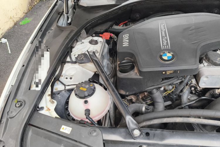 Used BMW 5 Series 2017 525Li Luxury Design Package Engine Bay Right