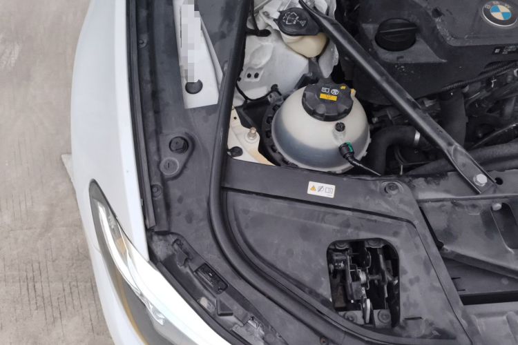 Used BMW 5 Series 2017 520Li Elegant Edition Engine Bay Right