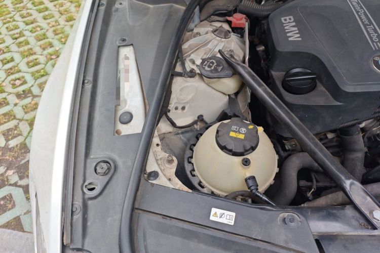 Used BMW 5 Series 2017 525Li Leading Model Engine Bay Right