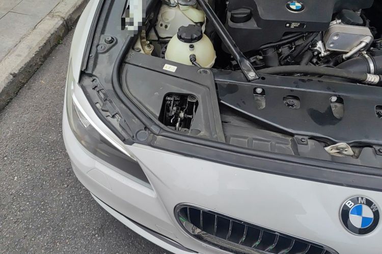 Used BMW 5 Series 2017 525Li Leading Model Engine Bay Right