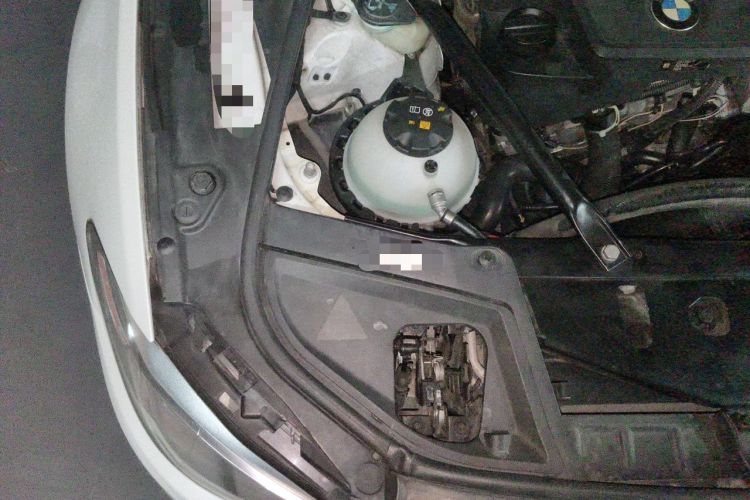 Used BMW 5 Series 2017 520Li Elegant Edition Engine Bay Right