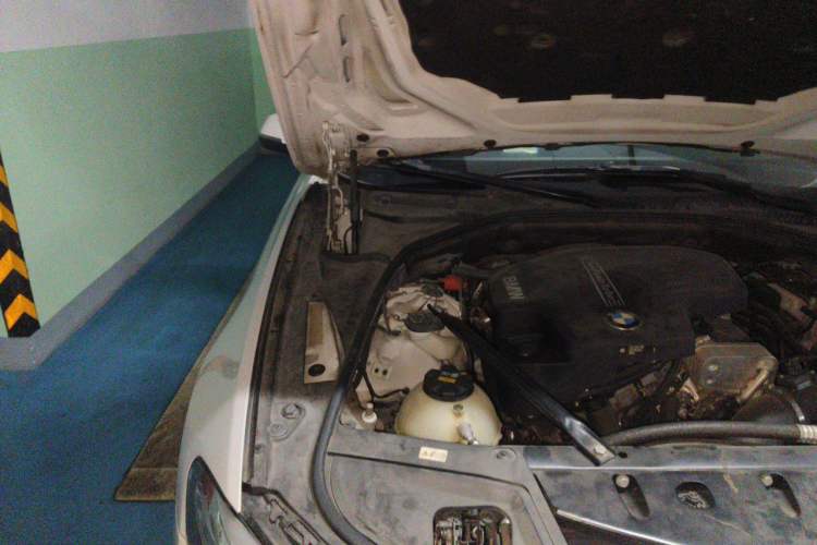 Used BMW 5 Series 2017 525Li Leading Model Engine Bay Right