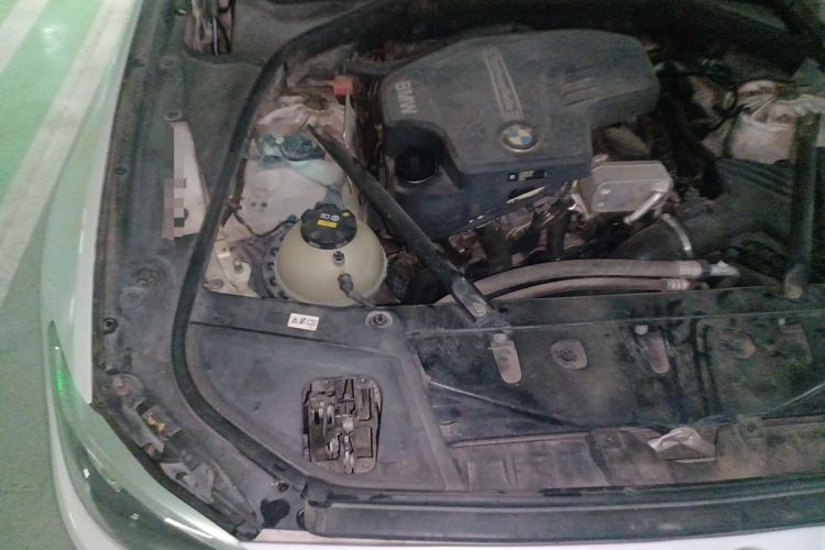 Used BMW 5 Series 2017 525Li Leading Model Engine Bay Right