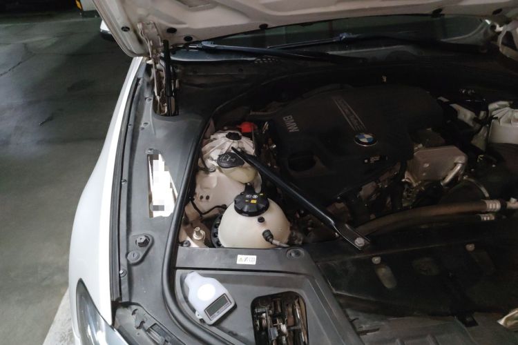 Used BMW 5 Series 2017 520Li Elegant Edition Engine Bay Right