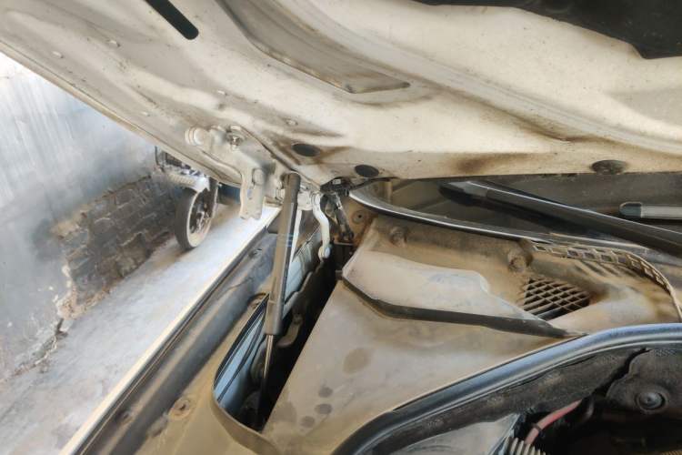 Used BMW 5 Series 2017 528Li Leading Model Engine Bay Right