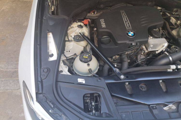 Used BMW 5 Series 2017 525Li Leading Model Engine Bay Right
