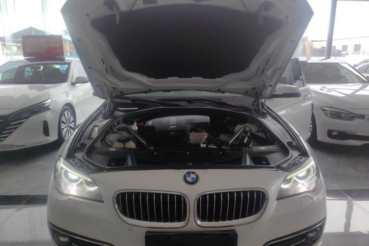 Used BMW 5 Series 2017 525Li Luxury Design Package Engine Bay