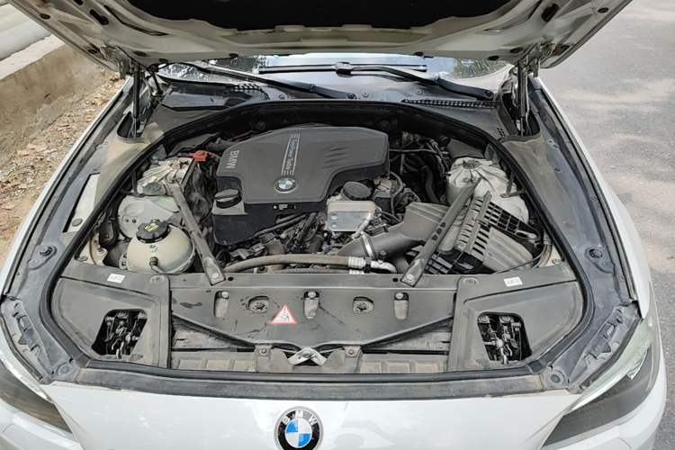 Used BMW 5 Series 2017 525Li Luxury Design Package Engine Bay