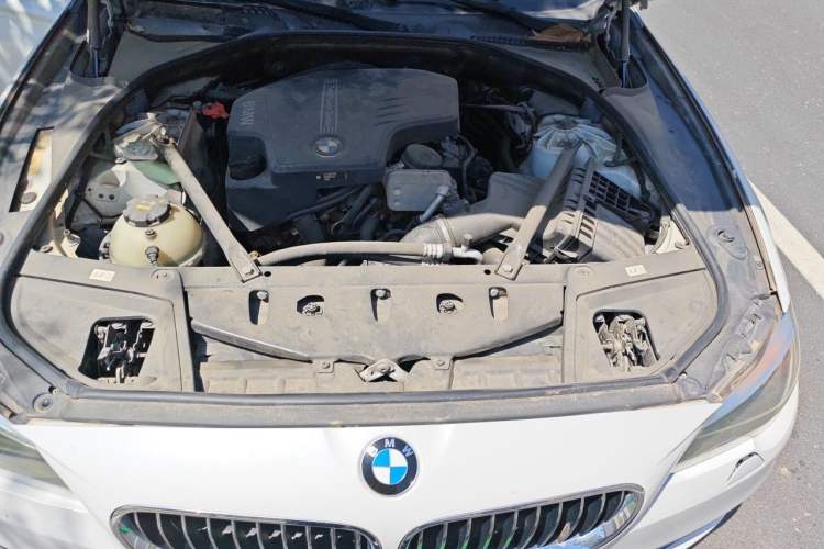 Used BMW 5 Series 2017 525Li Luxury Design Package Engine Bay