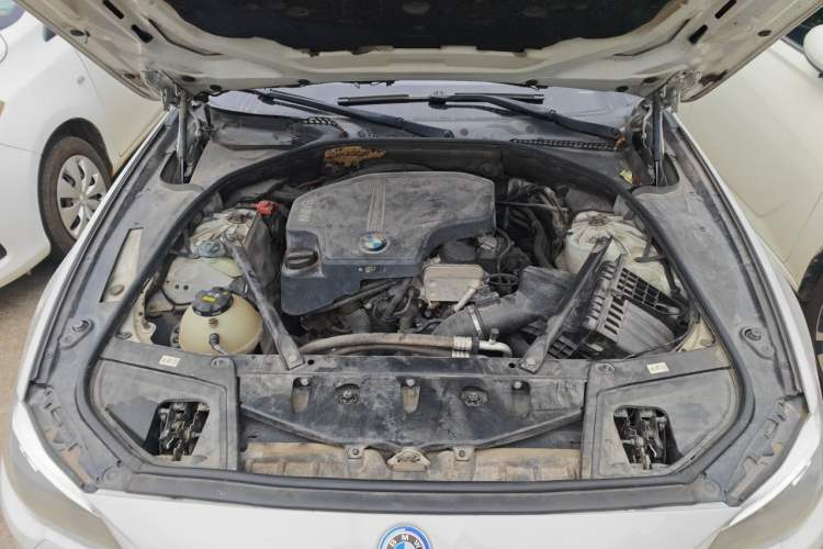 Used BMW 5 Series 2017 525Li Leading Model Engine Bay