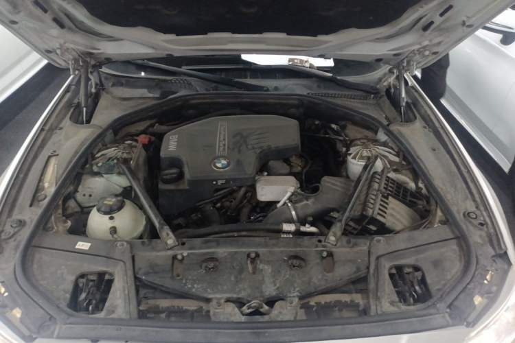 Used BMW 5 Series 2017 525Li Luxury Design Package Engine Bay