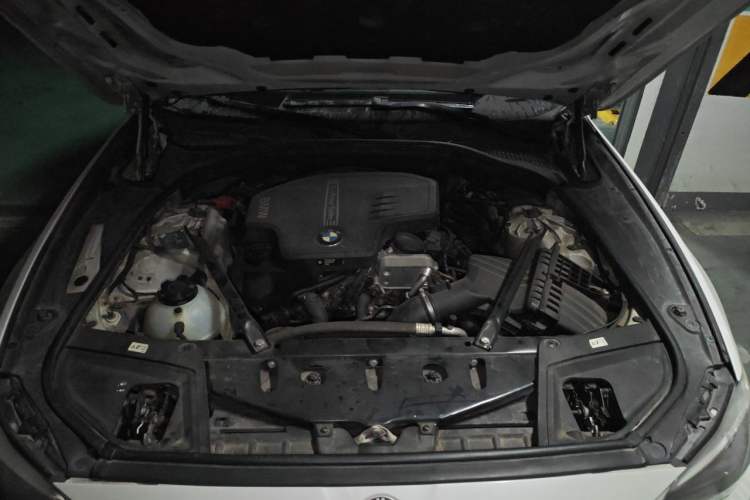 Used BMW 5 Series 2017 525Li Luxury Design Package Engine Bay