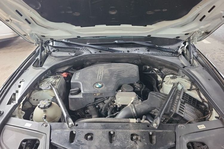 Used BMW 5 Series 2017 525Li Luxury Design Package Engine Bay