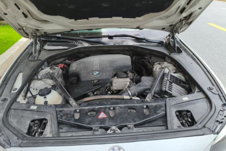 Used BMW 5 Series 2017 525Li Luxury Design Package Engine Bay