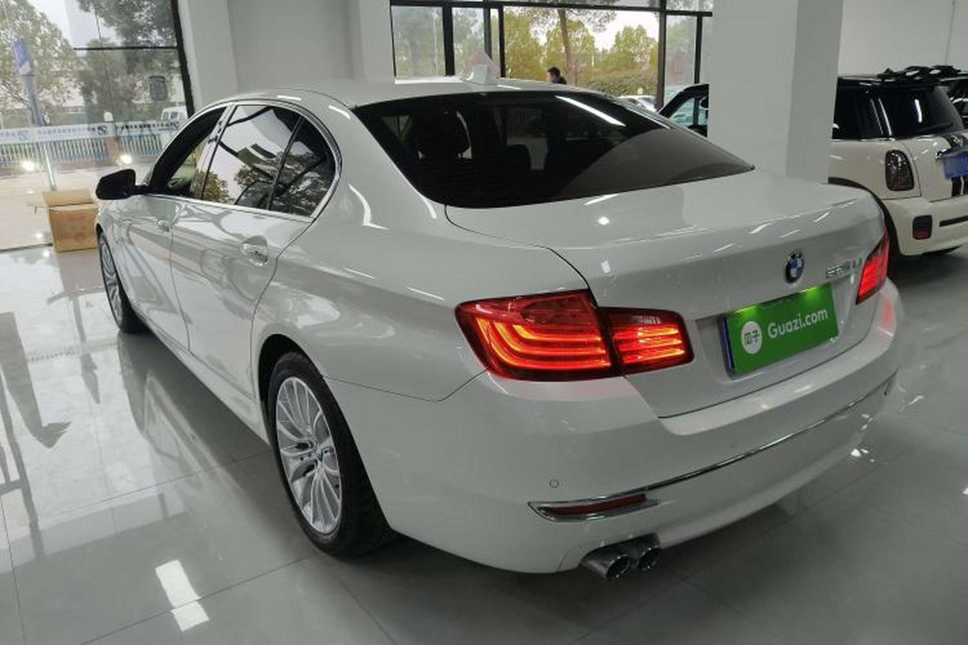 Used BMW 5 Series 2017 525Li Luxury Design Package Exterior 2