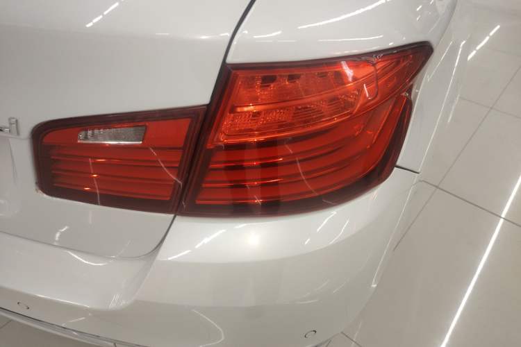 Used BMW 5 Series 2017 525Li Luxury Design Package Exterior 3