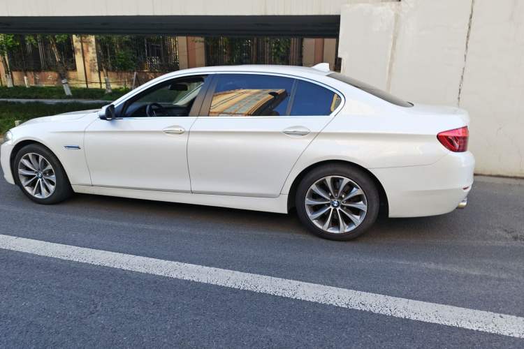 Used BMW 5 Series 2017 525Li Leading Model Exterior 3