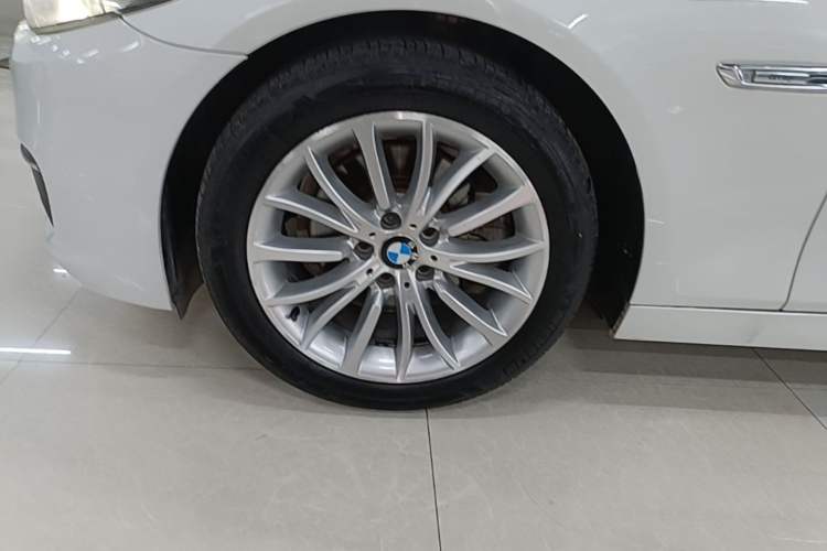 Used BMW 5 Series 2017 525Li Luxury Design Package Exterior 4