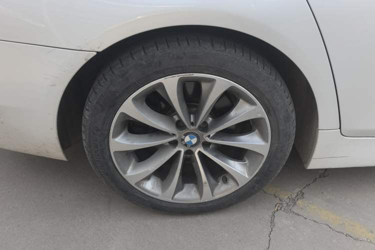 Used BMW 5 Series 2017 525Li Leading Model Exterior 4