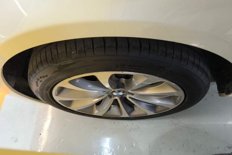 Used BMW 5 Series 2017 525Li Leading Model Exterior 4