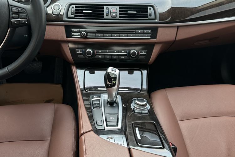 Used BMW 5 Series 2017 525Li Leading Model Exterior 6