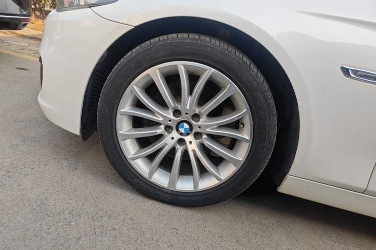 Used BMW 5 Series 2017 525Li Luxury Design Package Exterior 7