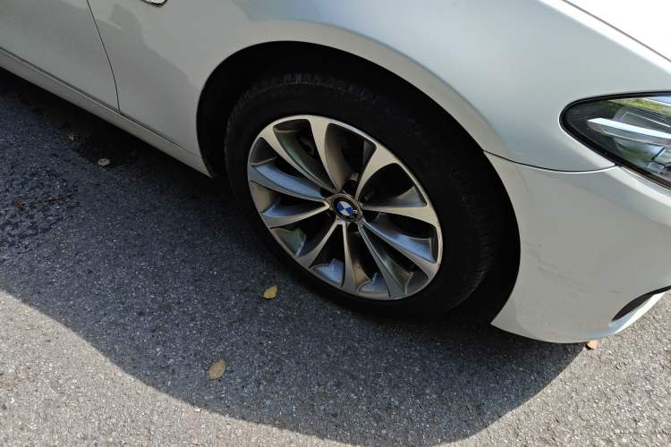 Used BMW 5 Series 2017 525Li Leading Model Exterior 7