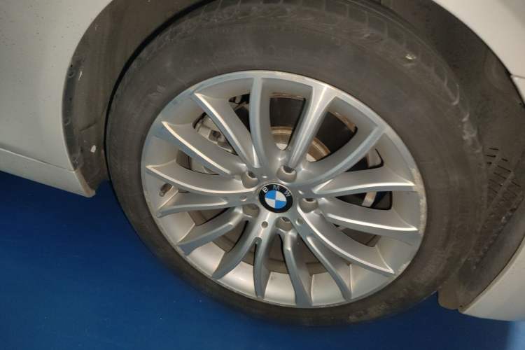 Used BMW 5 Series 2017 525Li Luxury Design Package Exterior 7