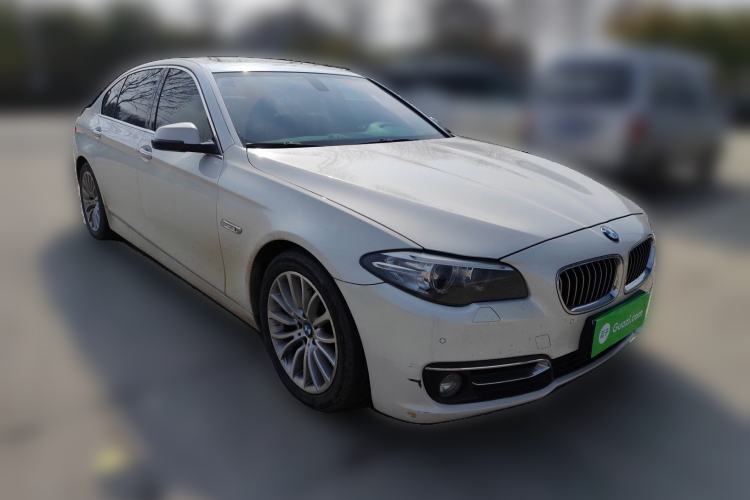 Used BMW 5 Series 2017 525Li Luxury Design Package Front Right 45 Deg